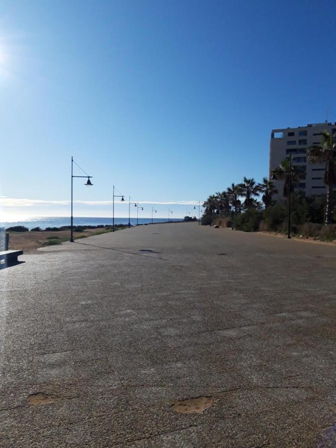 Punta Prima Pleasure With Private Parking In A Gated Community Close To The Beach 또레비에하 외부 사진