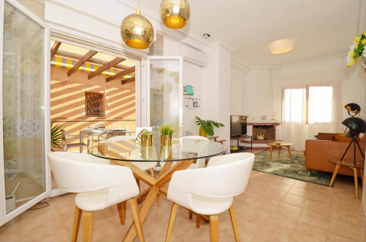 Punta Prima Pleasure With Private Parking In A Gated Community Close To The Beach 또레비에하 외부 사진