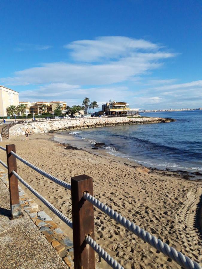 Punta Prima Pleasure With Private Parking In A Gated Community Close To The Beach 또레비에하 외부 사진